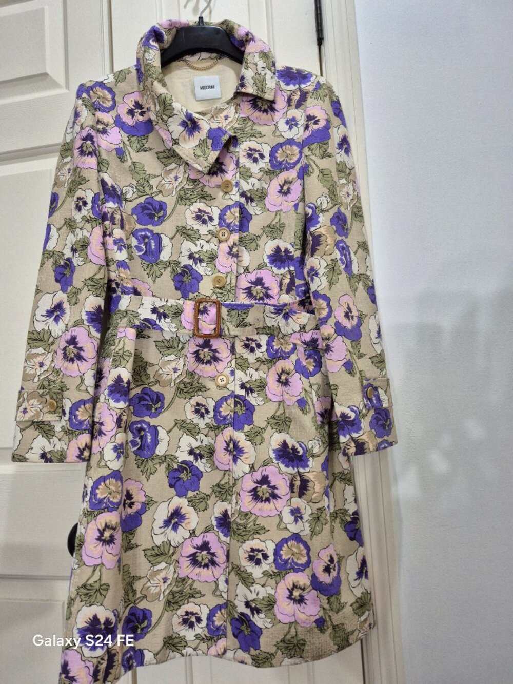 Women's trench coat made in Italy MOSCHINO. Size US 14